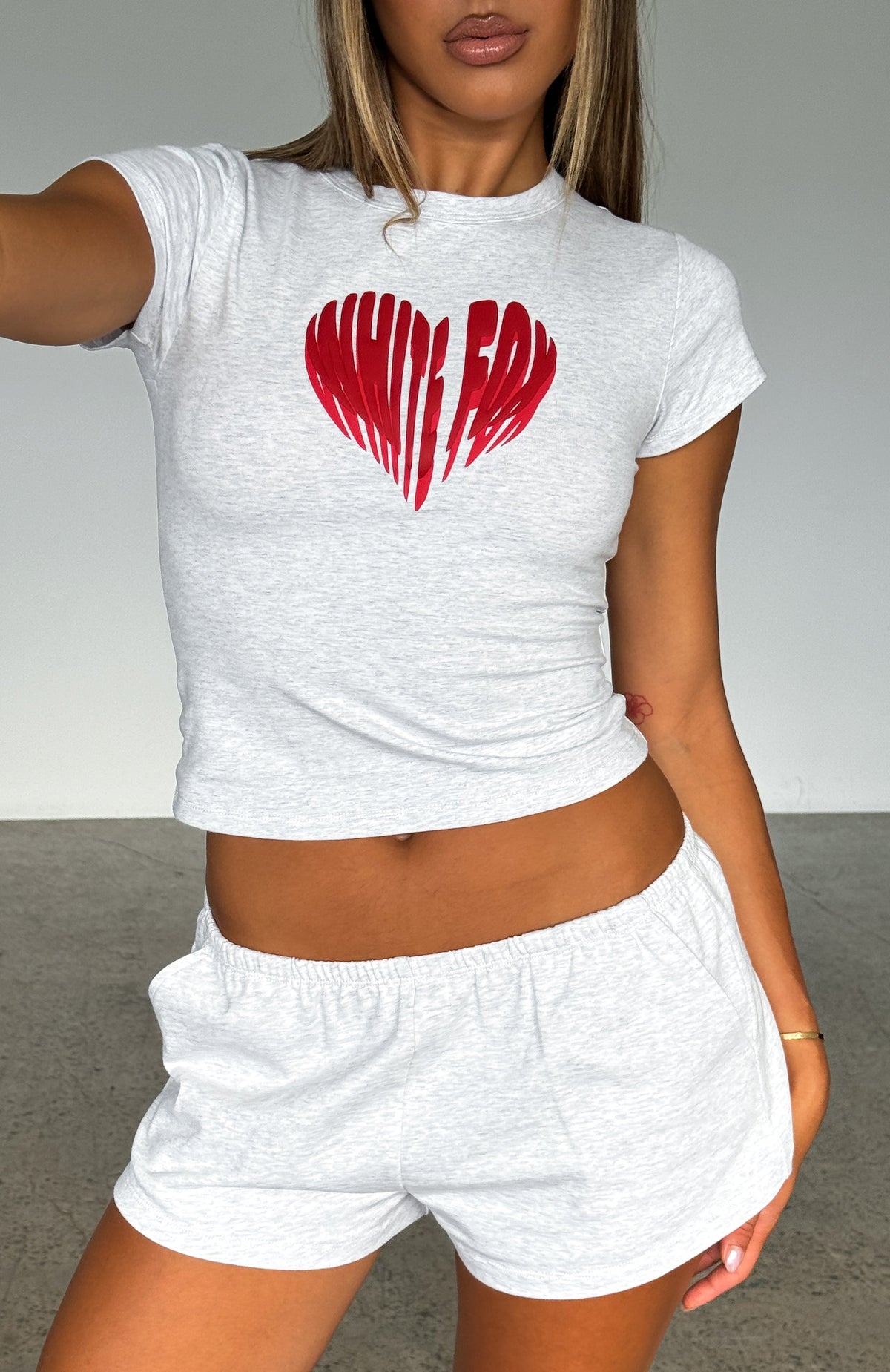 Love Burst Baby Tee Grey Marle