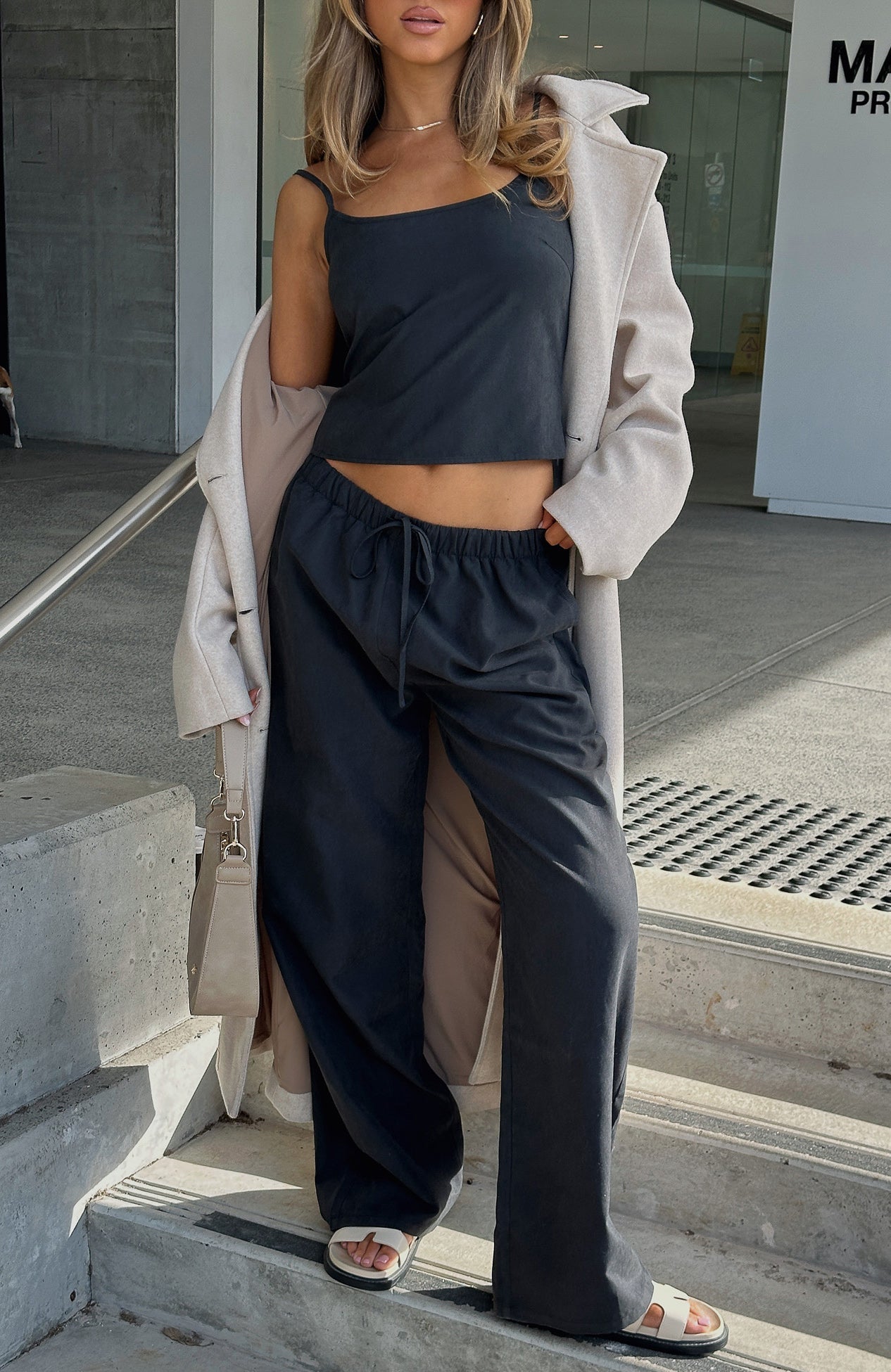 Power To Her Set Black